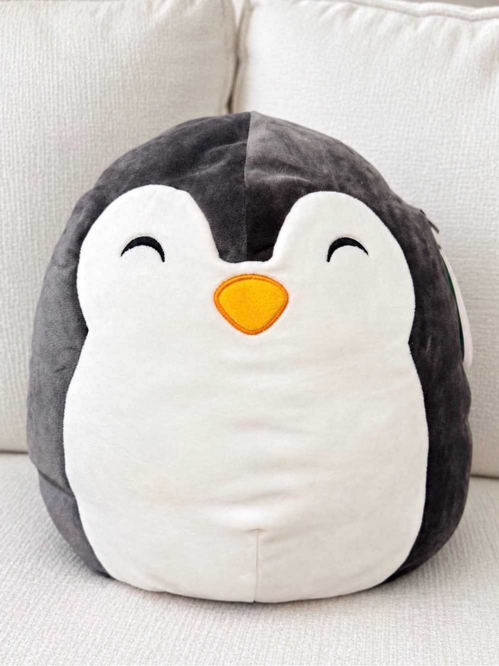 🐧 Luna the Penguin Squishmallow – 12”
